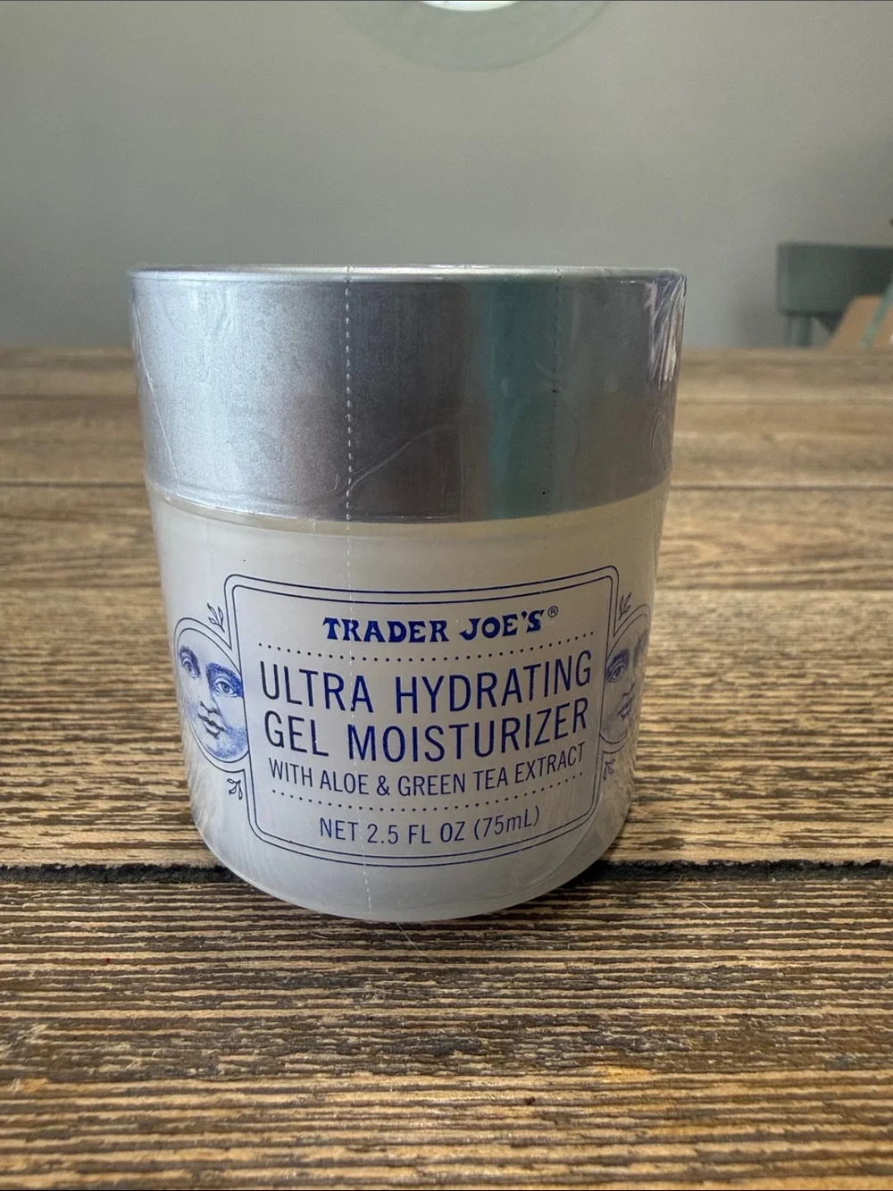 Ultra Hydrating Gel Moisturizer With Aloe & Green Tea Extract 2.5 FL OZ Sealed